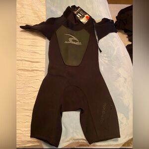 NWT   Rip Curl Wetsuit  Adult XS